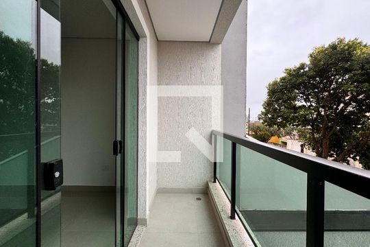 Sacada de casa à venda com 3 quartos, 200m² em Parque das Nações, Santo André