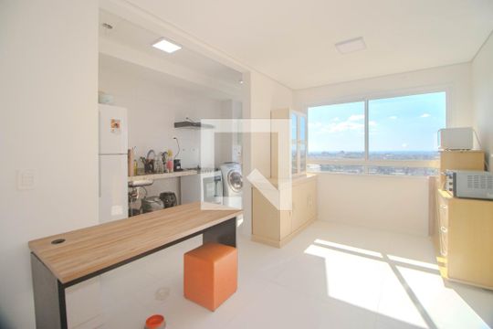 Sala de apartamento à venda com 2 quartos, 65m² em Passo da Areia, Porto Alegre