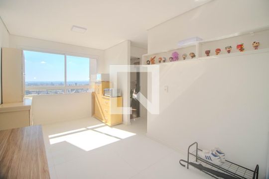 Apartamento à venda com 2 quartos, 65m² em Passo da Areia, Porto Alegre