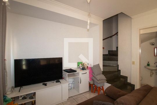 Sala de casa de condomínio à venda com 2 quartos, 110m² em Parque Ipê, São Paulo