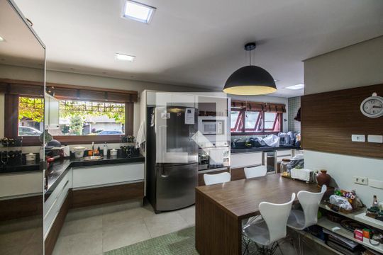Cozinha de casa de condomínio para alugar com 4 quartos, 385m² em Residencial Seis (alphaville), Santana de Parnaíba