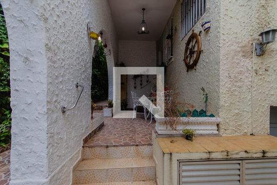 Quintal de casa à venda com 4 quartos, 472m² em Vila Monumento, São Paulo