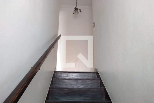 Casa à venda com 3 quartos, 180m² em Jardim Regis, São Paulo