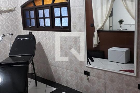 Casa à venda com 3 quartos, 180m² em Jardim Regis, São Paulo