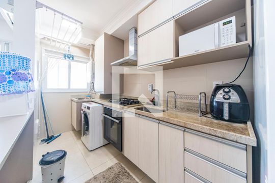 Cozinha  de apartamento para alugar com 2 quartos, 75m² em Vila Apiai, Santo André