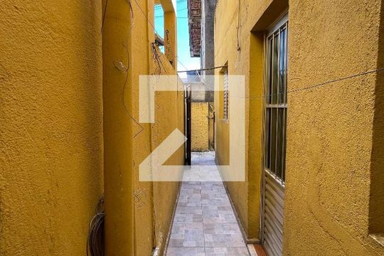 Entrada de casa para alugar com 1 quarto, 40m² em Jardim São Jorge, São Paulo