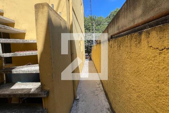 Entrada de casa para alugar com 1 quarto, 40m² em Jardim São Jorge, São Paulo