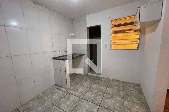 Cozinha de casa para alugar com 1 quarto, 40m² em Jardim São Jorge, São Paulo