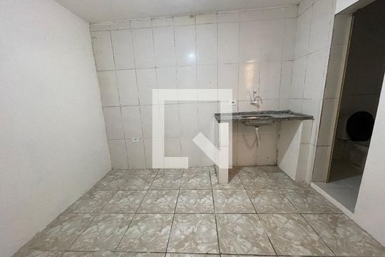 Cozinha de casa para alugar com 1 quarto, 40m² em Jardim São Jorge, São Paulo