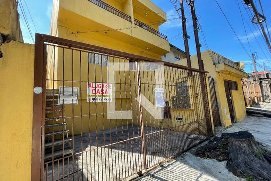Fachada de casa para alugar com 1 quarto, 40m² em Jardim São Jorge, São Paulo