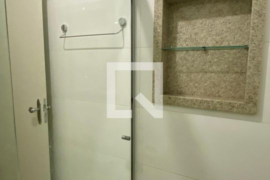 Banheiro Social de apartamento à venda com 3 quartos, 75m² em Prado, Belo Horizonte
