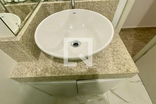 Banheiro Social de apartamento à venda com 3 quartos, 75m² em Prado, Belo Horizonte