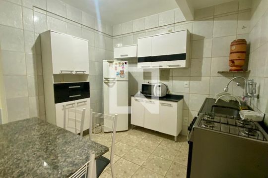 Cozinha de apartamento à venda com 3 quartos, 75m² em Prado, Belo Horizonte