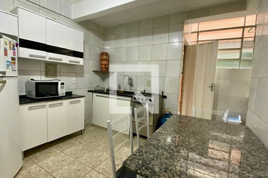 Cozinha de apartamento à venda com 3 quartos, 75m² em Prado, Belo Horizonte