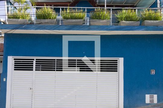 Fachada de casa à venda com 2 quartos, 100m² em Jardim Monte Kemel, São Paulo