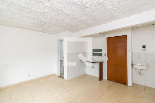 Kitnet de kitnet/studio para alugar com 1 quarto, 25m² em Brás de Pina, Rio de Janeiro