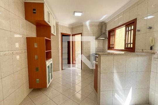 Cozinha de casa à venda com 5 quartos, 220m² em Jardim Santo Elias, São Paulo
