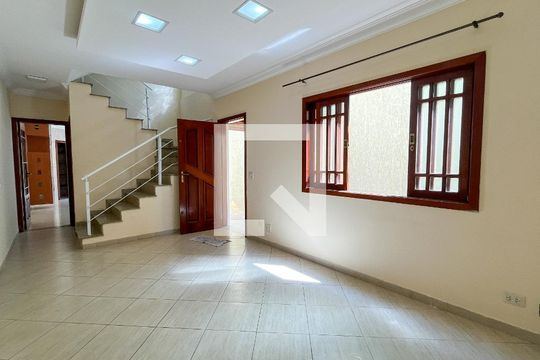 Casa à venda com 5 quartos, 220m² em Jardim Santo Elias, São Paulo