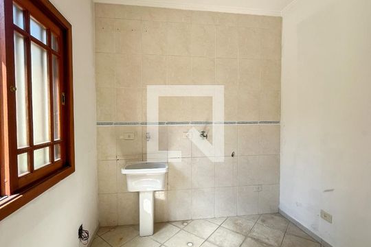 Área de Serviço de casa à venda com 5 quartos, 220m² em Jardim Santo Elias, São Paulo