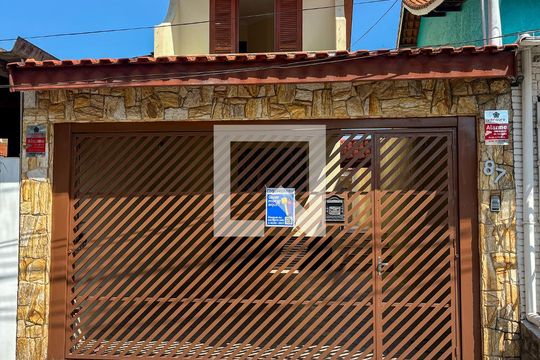 Fachada de casa à venda com 5 quartos, 220m² em Jardim Santo Elias, São Paulo