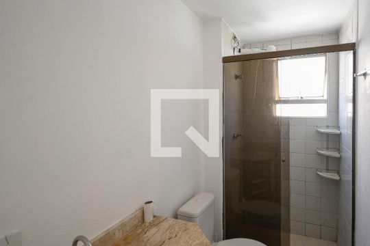 Banheiro de apartamento à venda com 2 quartos, 62m² em Jardim Santa Emília, São Paulo