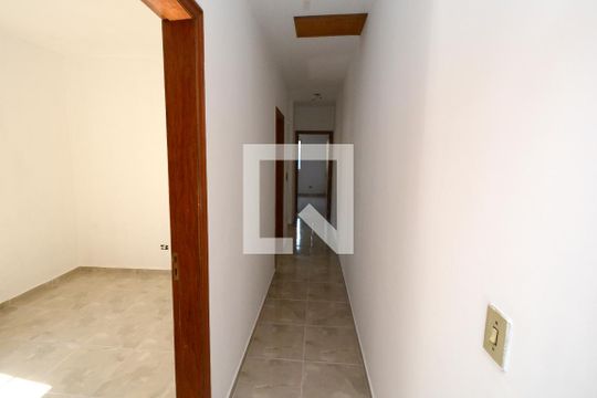 Corredor de casa à venda com 4 quartos, 140m² em Jardim Ernestina, São Paulo