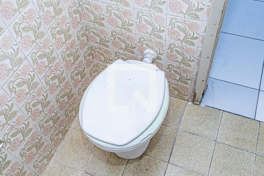Banheiro de casa para alugar com 2 quartos, 95m² em Vila Palmeiras, São Paulo