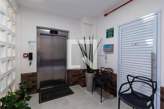 Hall Social de apartamento para alugar com 1 quarto, 35m² em Chora Menino, São Paulo