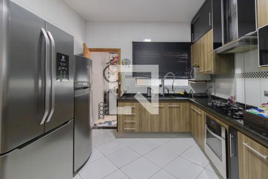 Cozinha de casa para alugar com 3 quartos, 200m² em Vila Flórida, Guarulhos