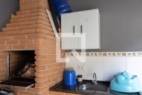 Área Externa de casa para alugar com 3 quartos, 200m² em Vila Flórida, Guarulhos