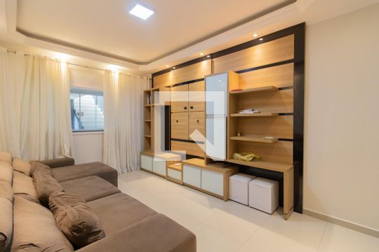 Casa para alugar com 3 quartos, 200m² em Vila Flórida, Guarulhos