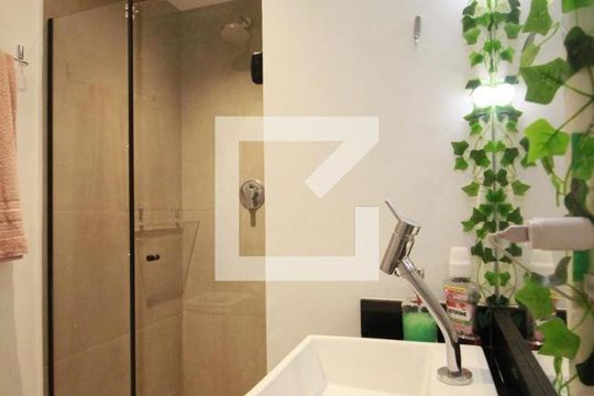 Banheiro de kitnet/studio à venda com 1 quarto, 30m² em Indianópolis, São Paulo