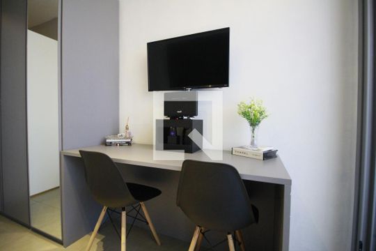 Sala-Quarto de kitnet/studio à venda com 1 quarto, 30m² em Indianópolis, São Paulo