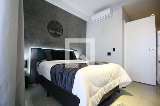 Sala-Quarto de kitnet/studio à venda com 1 quarto, 30m² em Indianópolis, São Paulo