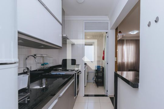 Cozinha de apartamento para alugar com 1 quarto, 40m² em Monte Castelo, São José dos Campos