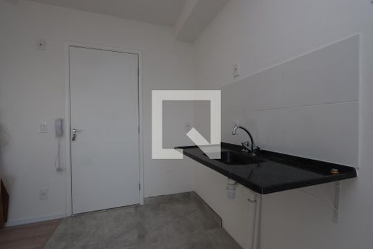 Cozinha de apartamento para alugar com 2 quartos, 35m² em Cidade Satélite Santa Bárbara, São Paulo