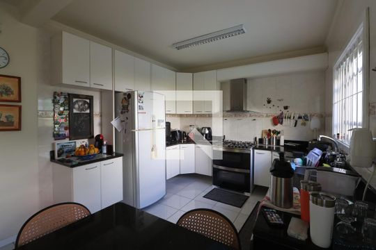 Cozinha de casa à venda com 3 quartos, 140m² em Igara, Canoas