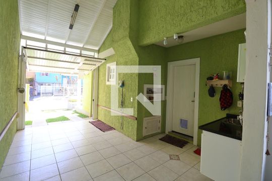 Área Externa de casa à venda com 3 quartos, 140m² em Igara, Canoas