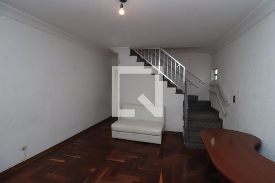 Sala de TV de casa à venda com 3 quartos, 180m² em Cidade Mãe do Céu, São Paulo