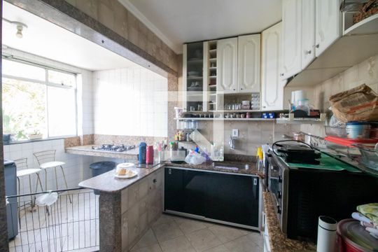 Cozinha de apartamento à venda com 3 quartos, 91m² em Brasiléia, Betim