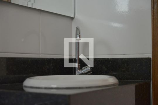 Banheiro Social de apartamento para alugar com 3 quartos, 72m² em Parque das Nações, Santo André