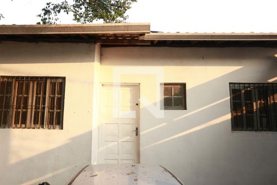 Fachada de casa para alugar com 4 quartos, 118m² em Jardim do Lago, São Paulo