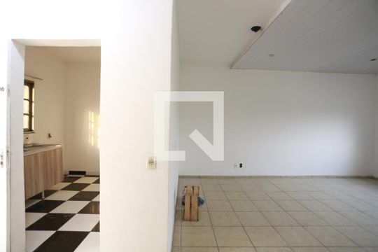 Sala de casa para alugar com 4 quartos, 118m² em Jardim do Lago, São Paulo
