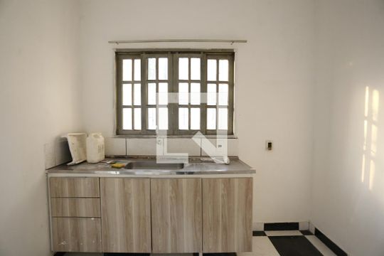 Cozinha de casa para alugar com 4 quartos, 118m² em Jardim do Lago, São Paulo