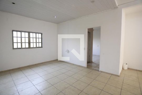 Casa para alugar com 4 quartos, 118m² em Jardim do Lago, São Paulo