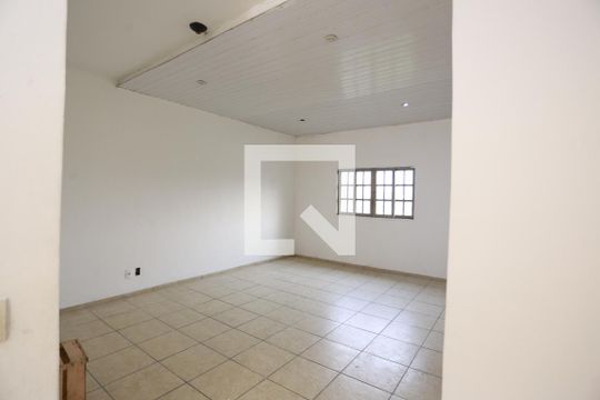 Sala de casa à venda com 4 quartos, 118m² em Jardim do Lago, São Paulo