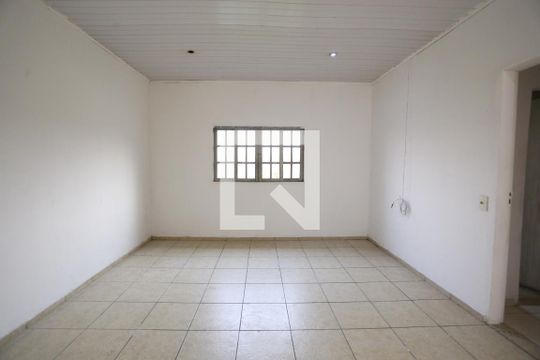 Sala de casa à venda com 4 quartos, 118m² em Jardim do Lago, São Paulo