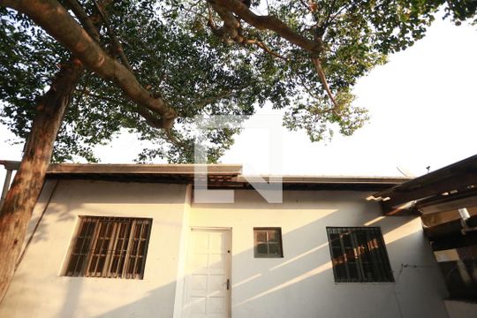 Fachada de casa para alugar com 4 quartos, 118m² em Jardim do Lago, São Paulo