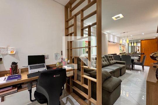Sala de apartamento à venda com 2 quartos, 120m² em Vila Camilópolis, Santo André