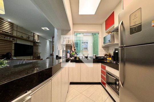 Cozinha de apartamento à venda com 2 quartos, 120m² em Vila Camilópolis, Santo André